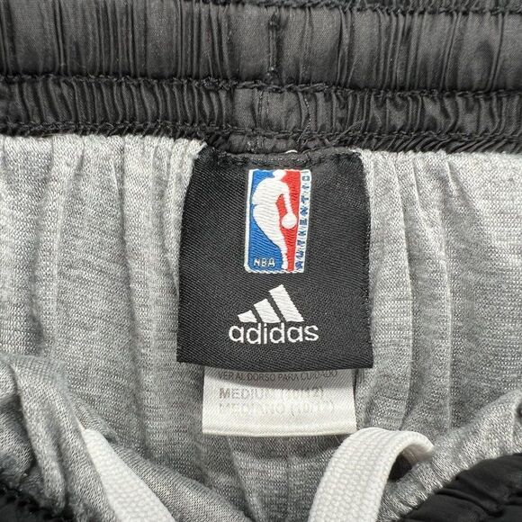 Vintage Adidas‎ Boy's Chicago Bull Embroidered Warm Up Pants - Picture 9 of 11